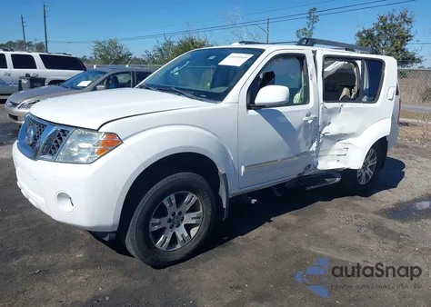 2012 Nissan Pathfinder Silver z USA, uszkodzony, nr VIN 5N1AR1NN6CC627966